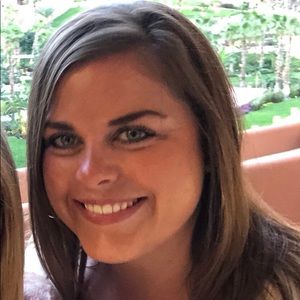 Meet your Posher, Caroline